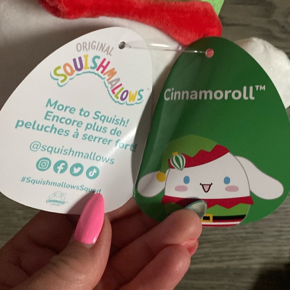 Squishmallow Cinnamonroll - Picture 5 of 10